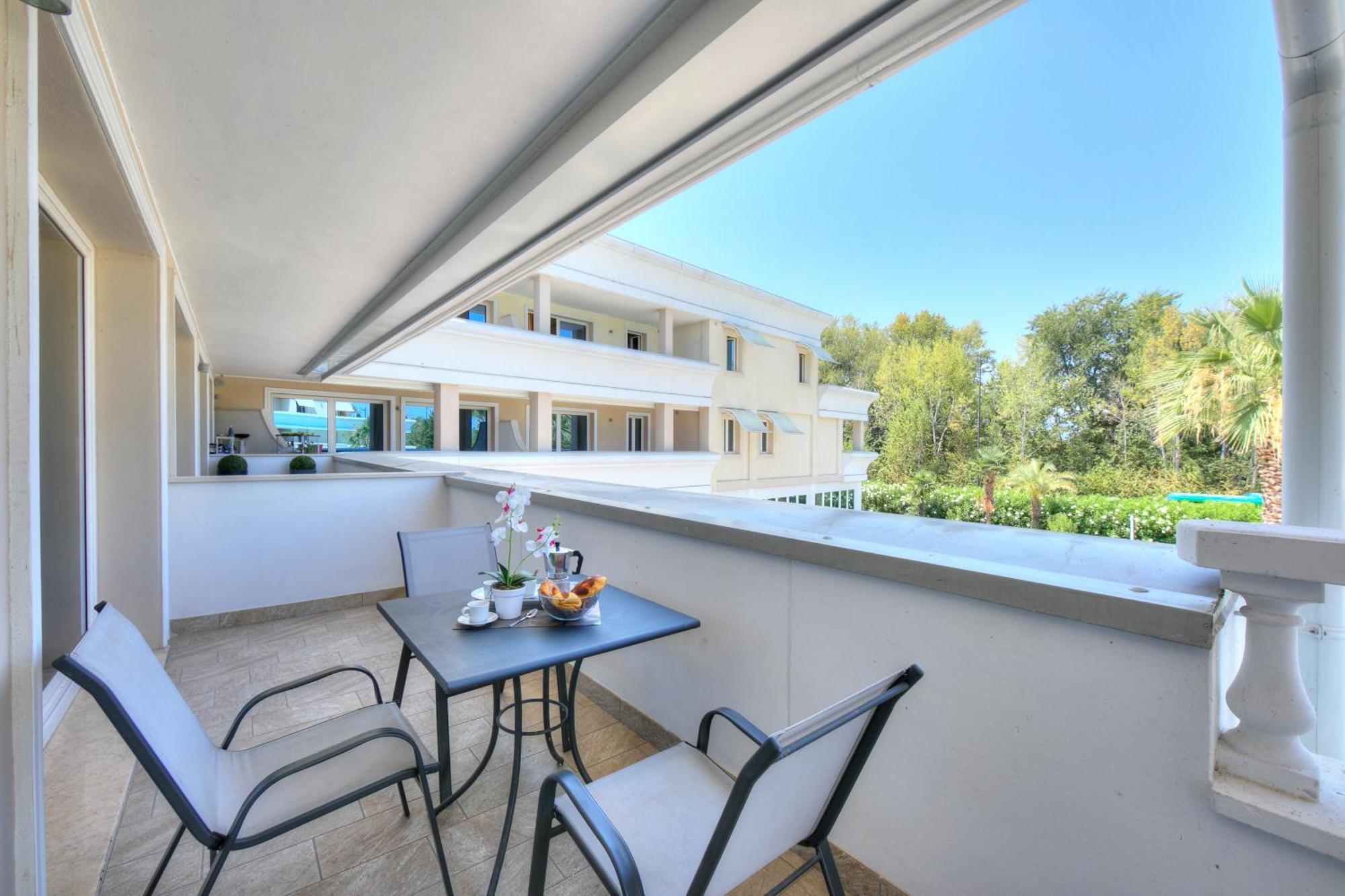 Rivoltella Apt With Pool 600M From Lake - Happy Rentals Desenzano del Garda Kültér fotó